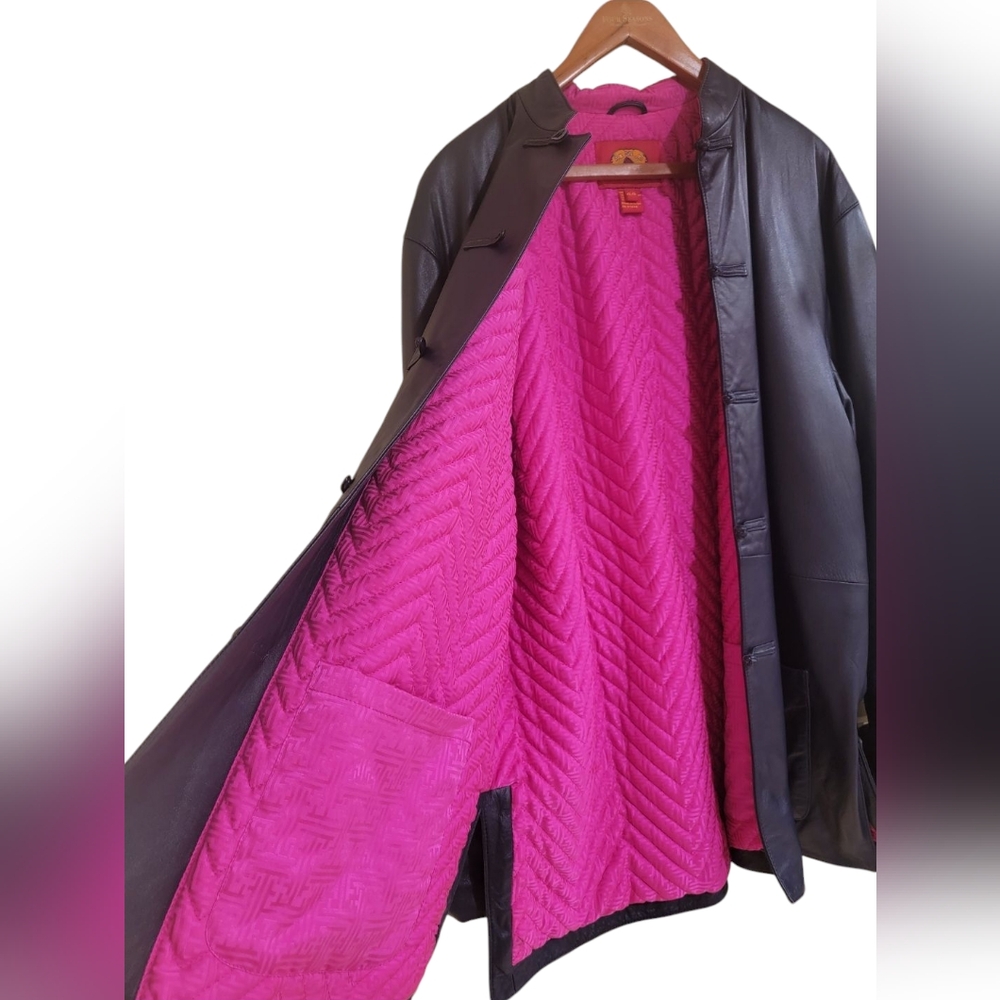 Shanghi Tang VINTAGE Men's Black Leather Jacket w/Hot Pink Silk Lining PRE-OWNED